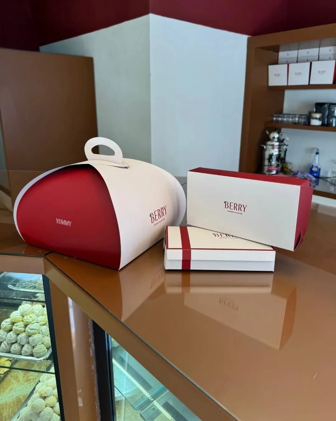Berry Dessert & Coffee - Marka Kimliği