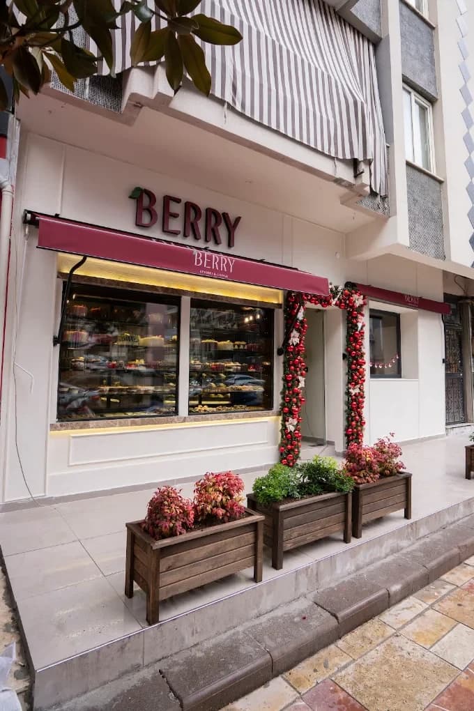 Berry Dessert & Coffee - Marka Kimliği